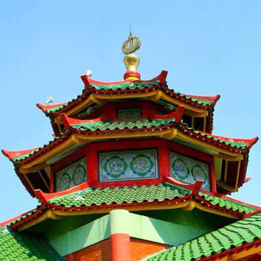 Nuansa Oriental Masjid Cheng Hoo