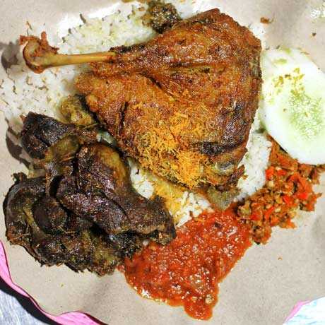 Nasi Bebek Tugu Pahlawan